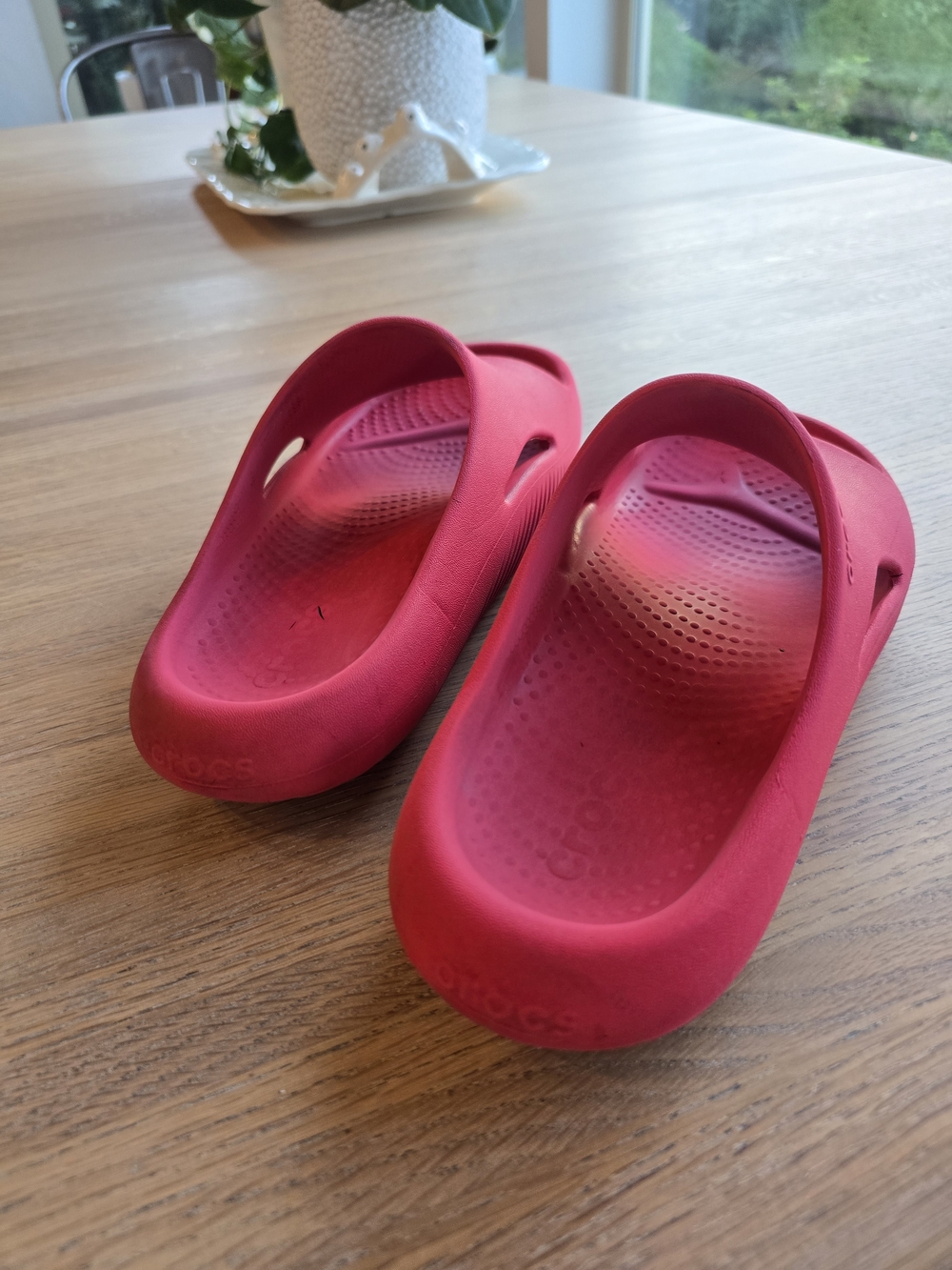 Crocs Mellow Recovery Slide In Red - Picture 2 of 6